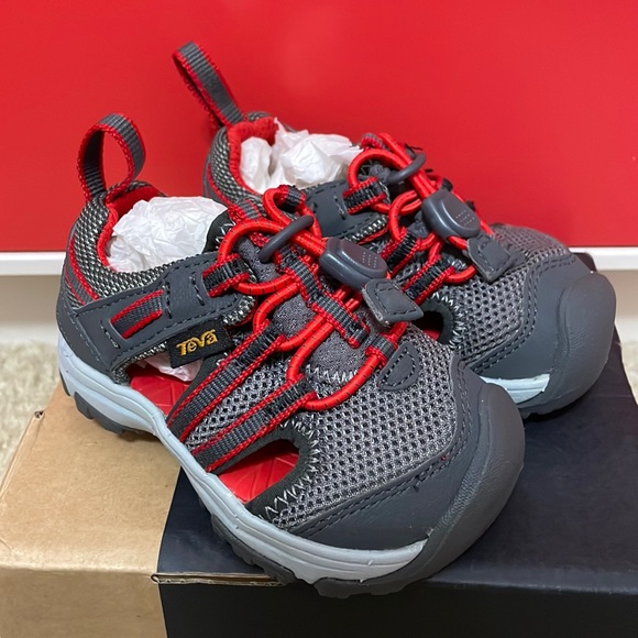 Teva NWT baby boy size 4 red and gray manatee sport sandals. - Picture 1 of 7
